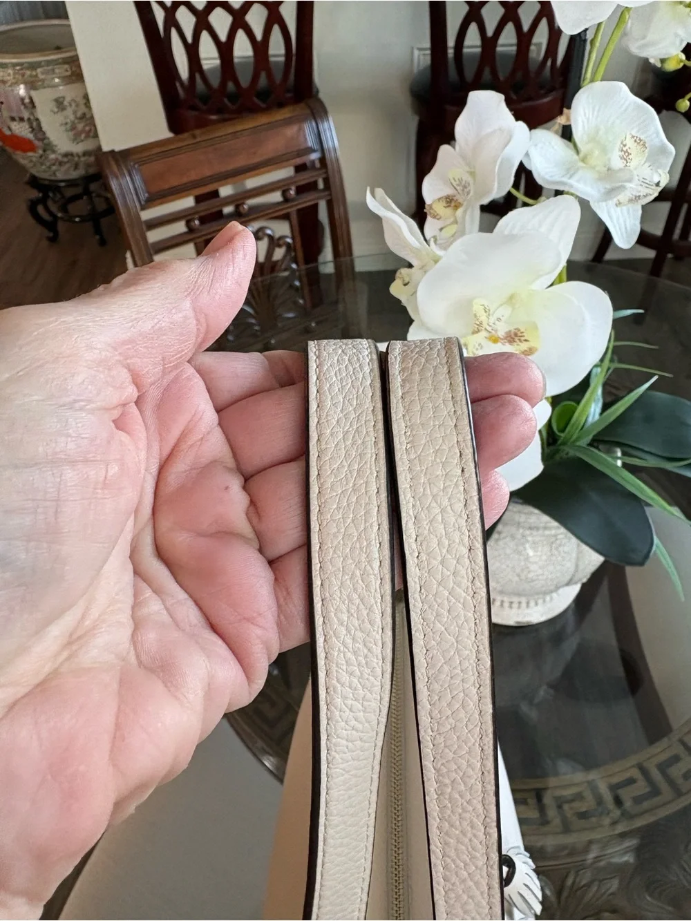 🤍🤍KATE SPADE HAYES PEBBLED LEATHER PARCHMENT ZIP TOP TOTE BAG!🤍🤍